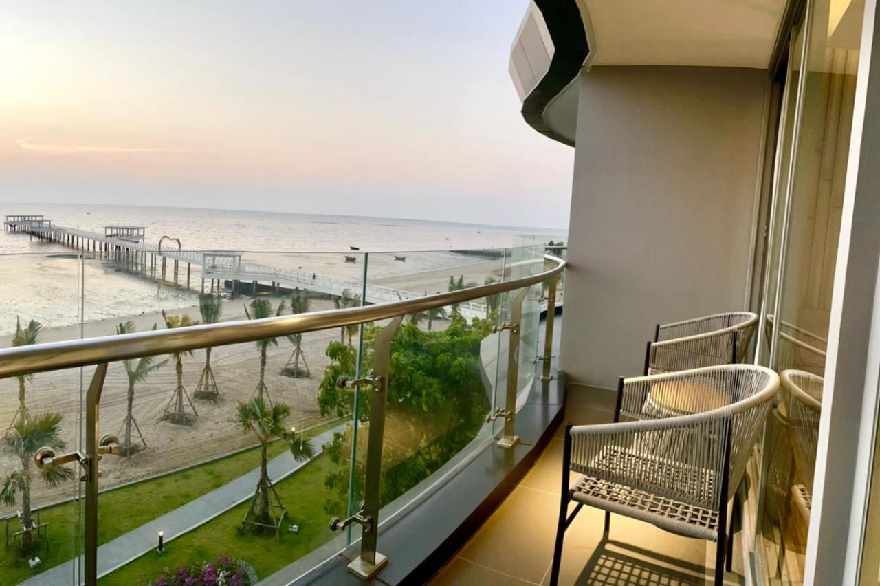 Symphony Of The Sea Hotel Bangsaen Eksteriør bilde