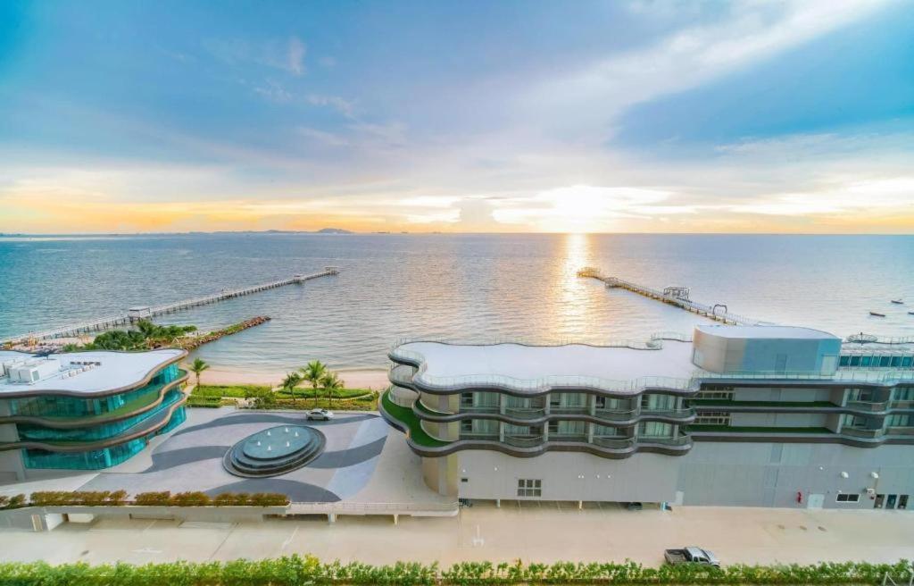 Symphony Of The Sea Hotel Bangsaen Eksteriør bilde